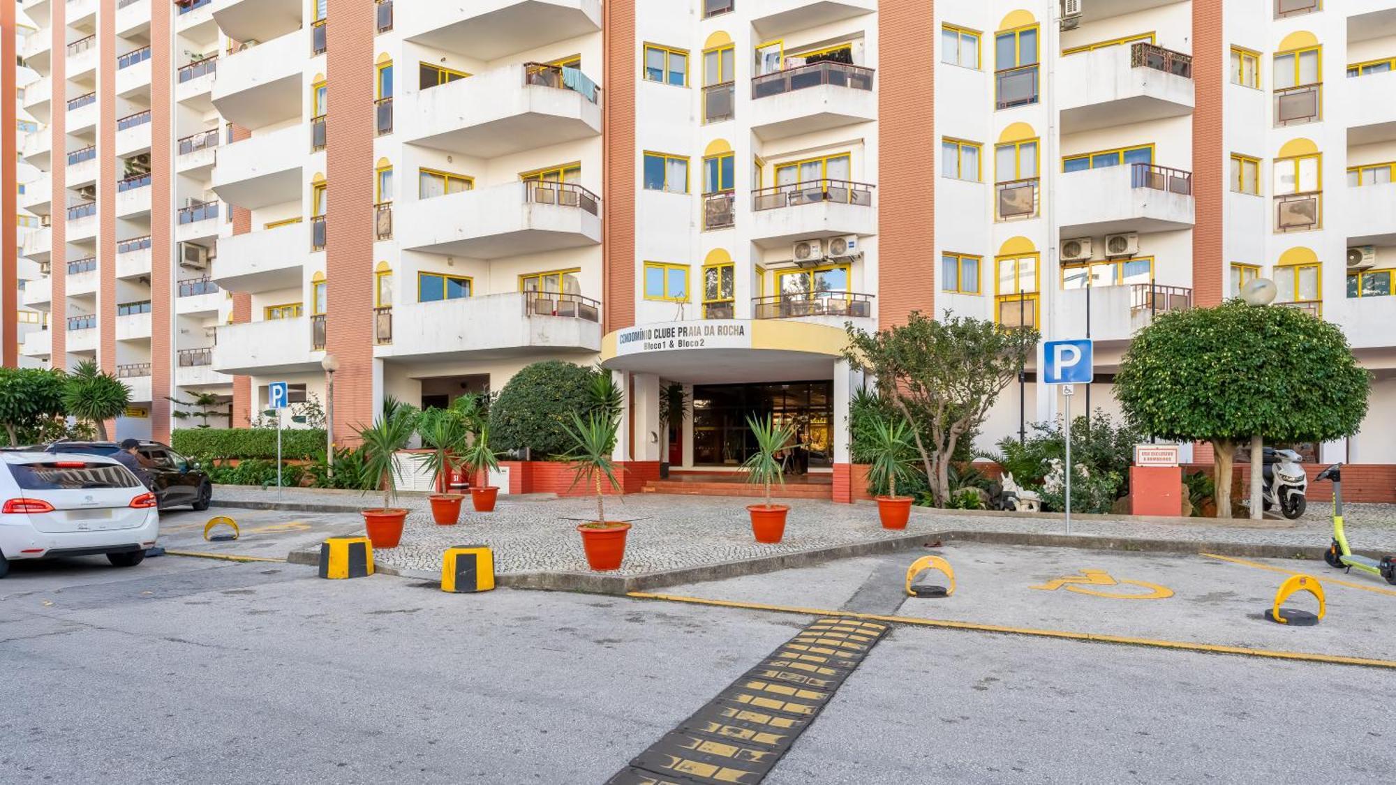 Red Velvet 1 Bdr Flat With Balcony By Lovelystay Portimão Εξωτερικό φωτογραφία