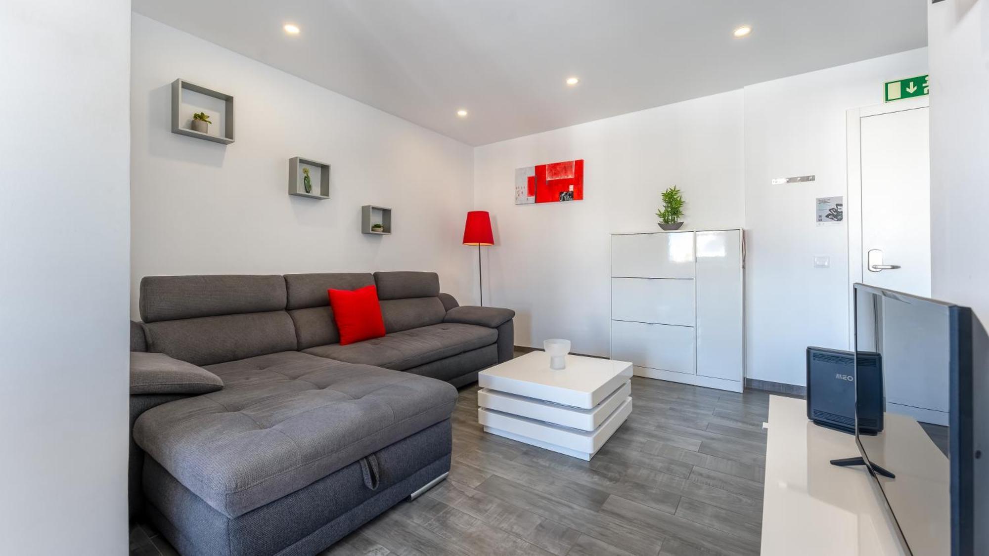 Red Velvet 1 Bdr Flat With Balcony By Lovelystay Portimão Εξωτερικό φωτογραφία