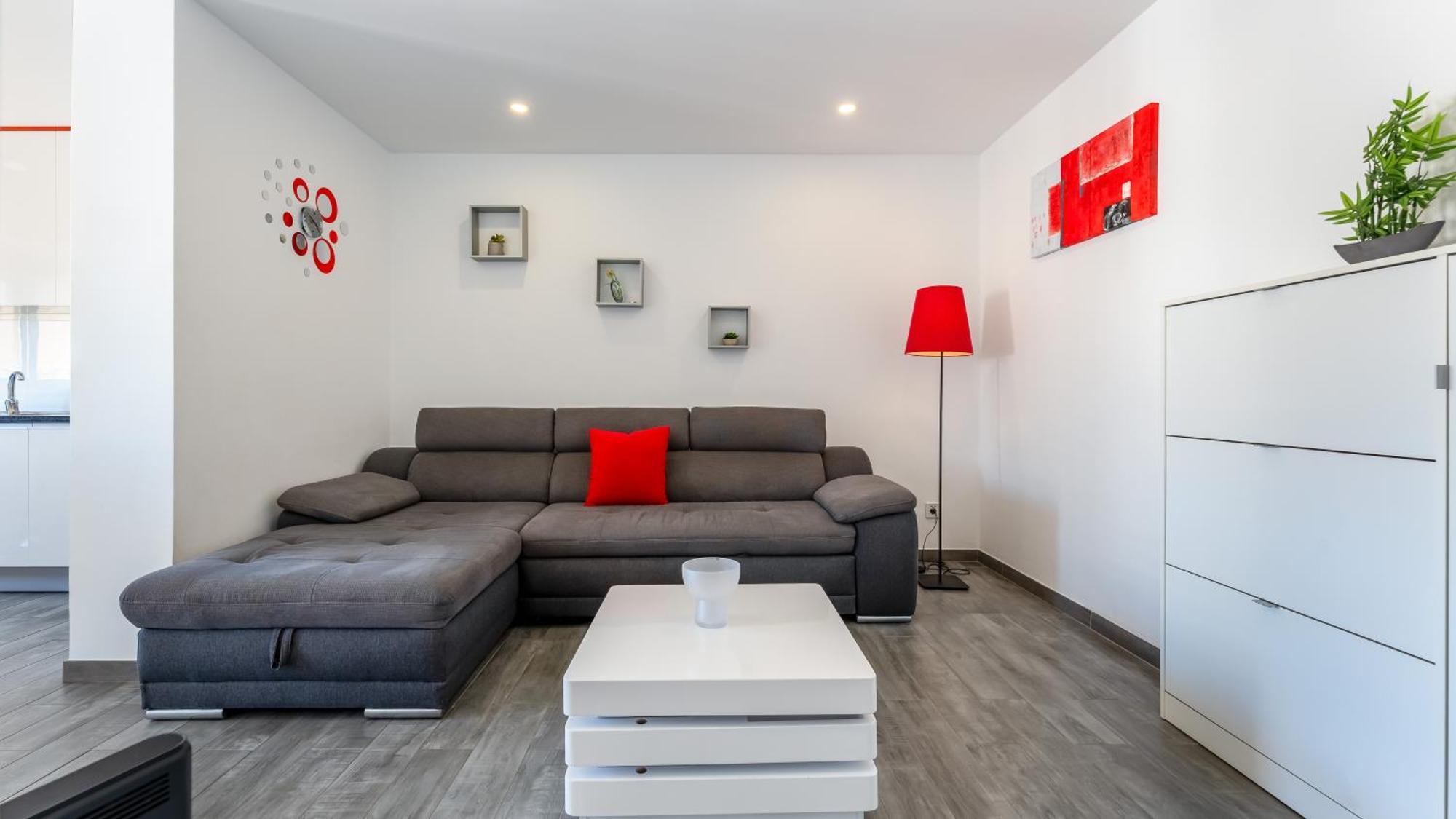Red Velvet 1 Bdr Flat With Balcony By Lovelystay Portimão Εξωτερικό φωτογραφία
